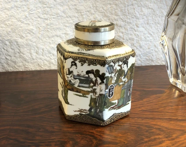 Petite boîte pot couvert porcelaine chinoise femme paysage poèmes signé XXè