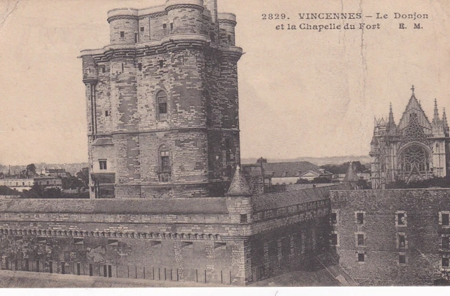 CPA 94 VINENNES The Dungeon and the Chapel of the Fort