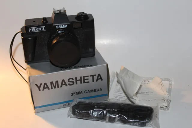 Cámara vintage Yamasheta 35 mm en caja