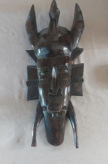 Grand Masque Ancien Du Bénin En Bois Sculpté Et Coquillage - Pièce De Collection Unique