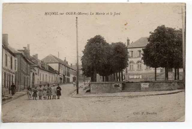 LE MESNIL SUR OGER - Marne - CPA 51 - La Mairie et le Jard