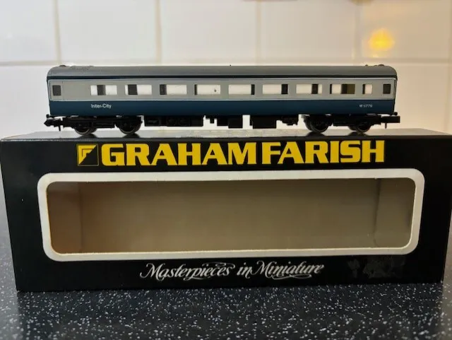 Graham Farish N Gauge Mk2 E Blue/Grey Second Class Coach.