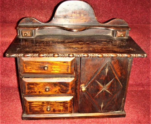Miniature pine dresser apprentice piece for displaying miniatures