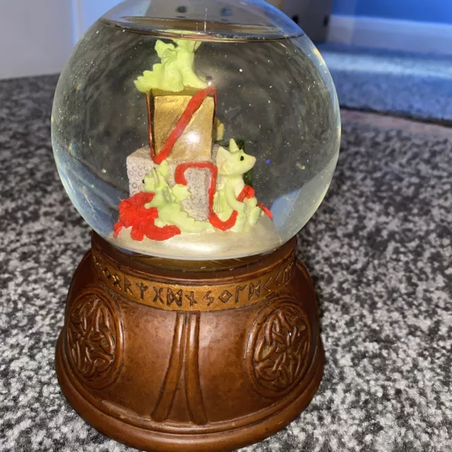 whimsical world of pocket dragons Musical Water Globe ‘PRESENTS’ 2