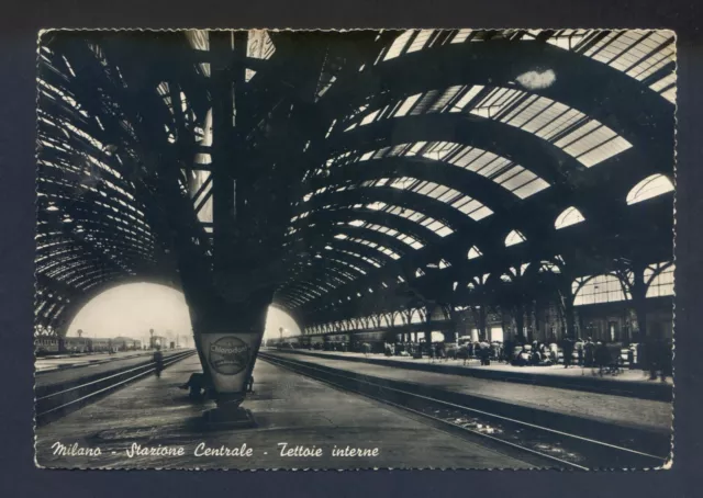 g718  CARTOLINA MILANO STAZIONE CENTRALE TETTOIE INTERNE 1962+++FG+++