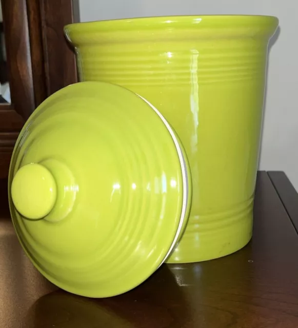 Fiestaware Lime Green Canister/Cookie Jar  W/ Lid 1 Qt