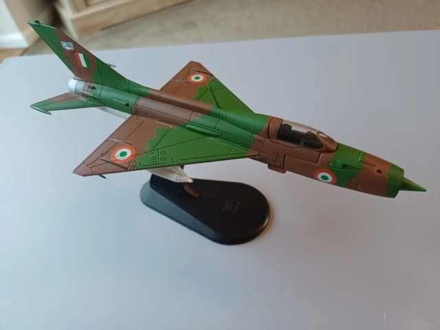 Corgi / Hobby Master MiG21 Vietnamese A.F 921st Sao Do,Nguyen V Coc Vietnam 1968 | #1889111040