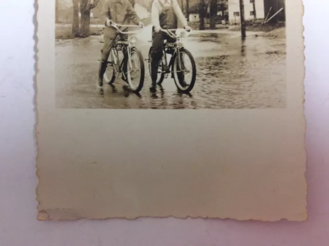 Vintage Original Foto Teenager auf dem Fahrrad Oneonta, New York 18. März 1936 Überschwemmung 10