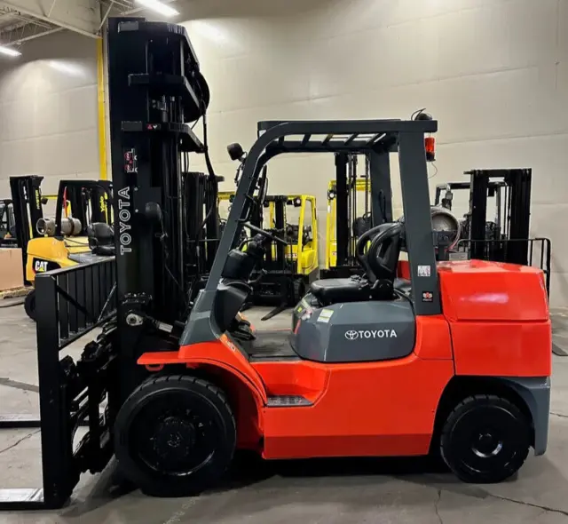 2014 Toyota 7FGCU55 12000 LB 3 Stage Mast LP Gas Cushion Forklift Reconditioned