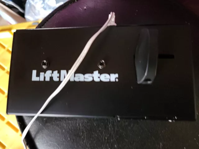 Cerradura de cerrojo automática para puerta de garaje Liftmaster/Chamberlin 841LM