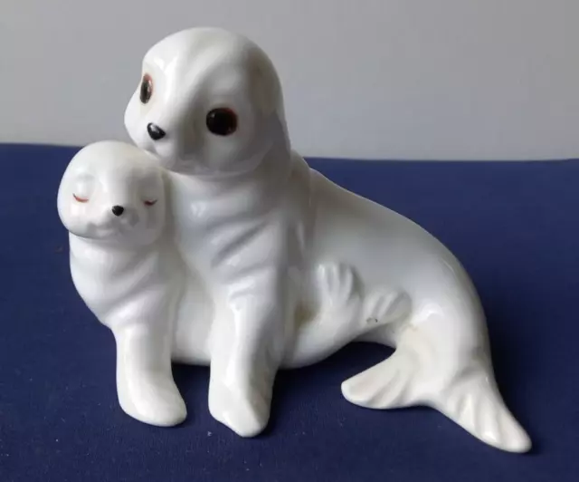 Royal Osborne White Bone China Seal & Pup Figurine TMR5598