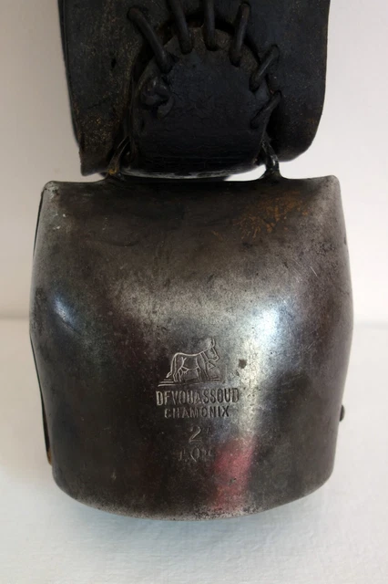Cloche de vache et collier en cuir (Devouassoud, Chamonix