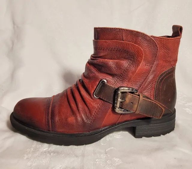 Earth Jericho Womens red zipper Leather Ankle Moto Boots Booties Size 9.5