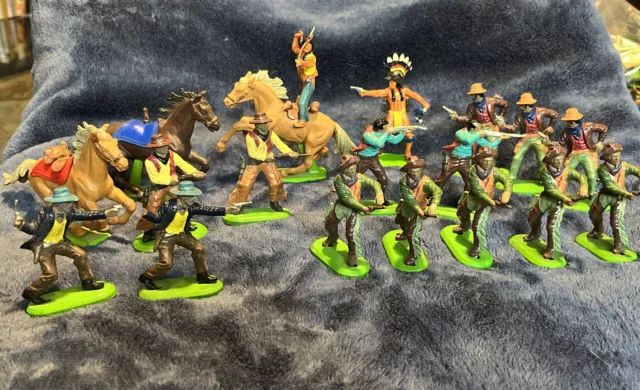 Britains Deetail Cowboys And Indians -lot of 19 Pieces