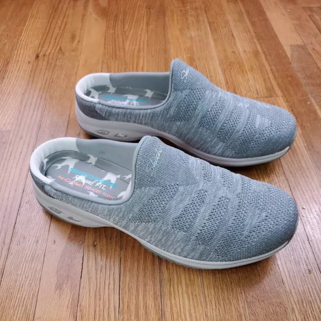 Skechers relaxed fit discount commute knitastic sneaker clog