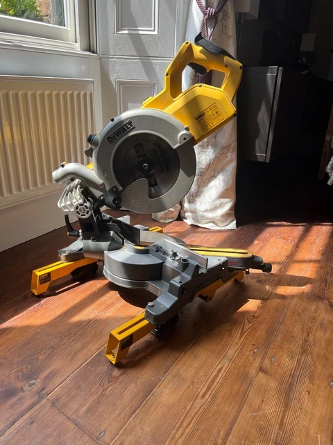 Image of Hitachi C8FSE miter saw on eBay website