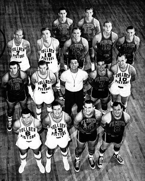 FORT WAYNE ZOLLNER Pistons Team Portrait 1945 Old Basketball Photo EUR