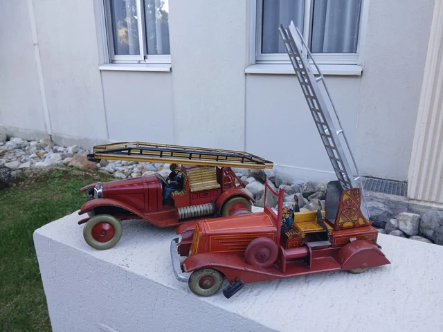 Cij : 3/30 - Camion De Pompiers - Auto Pompe Avec Echelle - Excellent