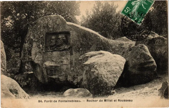 CPA Foret de FONTAINEBLEAU - Rocher de Millet et Rousseau (248914)