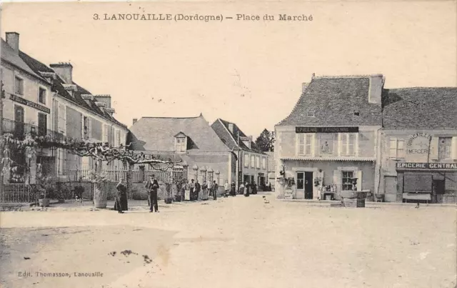 Cpa 24 Lanouaille Place Du Marche