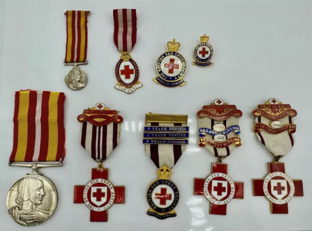 Rare Set of Ladies Red Cross Service Medals WW1 WW2 MISS PAT McDONNELL