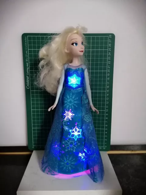 Disney Frozen Elsa Singing/ Music,Light up Doll . High29 cm. UK.