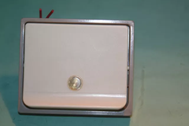 Bouton poussoir pour télérupteur avec témoin  brun / beige Arnould 1001