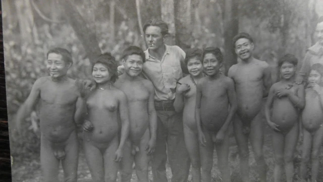 AK Indianerstamm aus Südamerika endeckt 1937 2