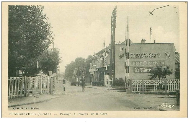 95.FRANCONVILLE.n°17764.PASSAGE A NIVEAU DE LA GARE