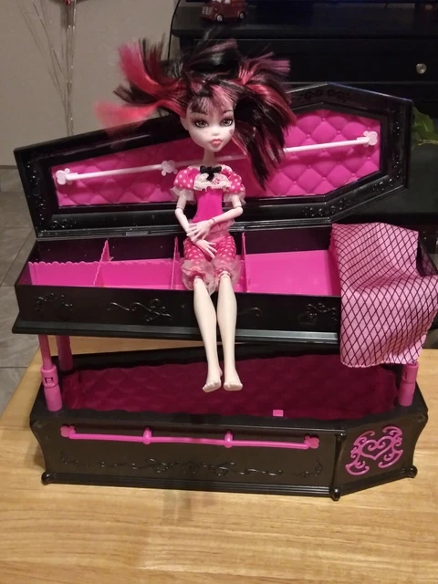 Draculaura coffin bed top