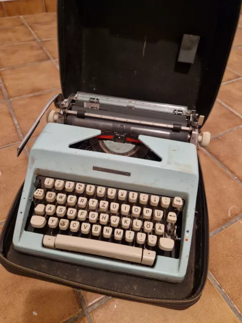Sehr schöne alte Schreibmaschine Olympia