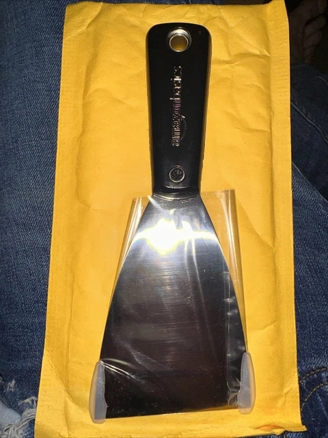 Cuchillo masilla de acero al carbono flexible, agarre suave de 3" Amazon Basics con extremo de martilleo