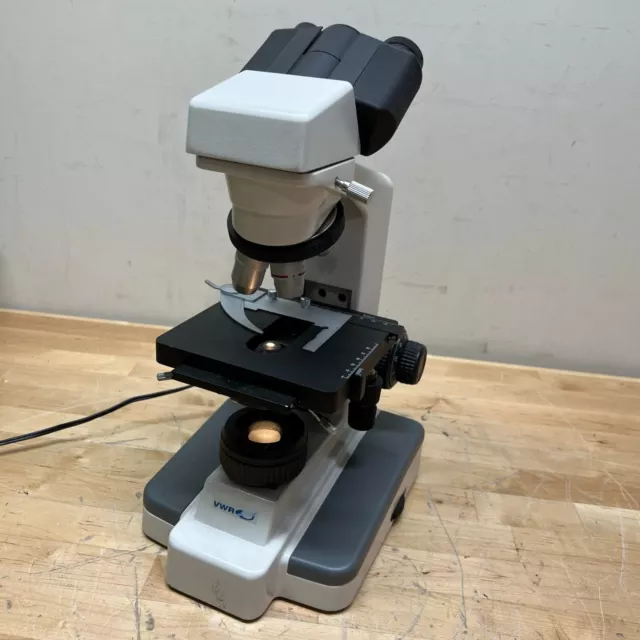 VWR 89404-470  WF10x/20mm Eyepieces Compound Laboratory Microscope w/ Objectives