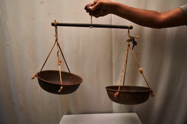 ANTIQUE INDIAN TARAJU Arm Balance Scale Weighing Scale Shopkeeper ...