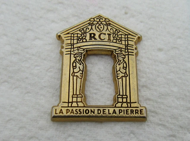 Pin's Arthus Bertrand PS101 - 2.5cm - Dromadaire Pyramide - Jumajo - Neuf