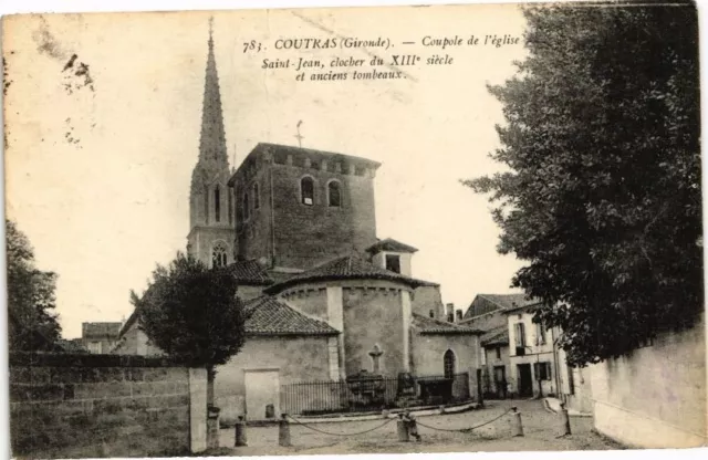 CPA COUTRAS-Couple de l'église (176780)