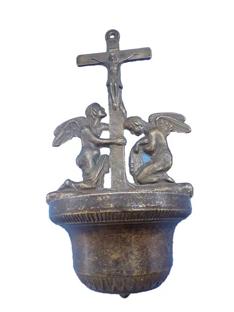 Ancien bénitier mural en bronze patiné-Christ avec anges-XX ème-french religious