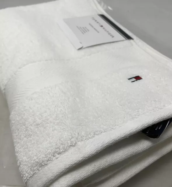 Tommy  Hilfiger Modern American Bath Towel 30x 54 White