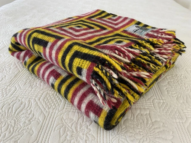Manatunga Rug VINTAGE MANATUNGA MĀORI Keepsake Tulutuku Picnic Throw Rug Blanket NZ ...