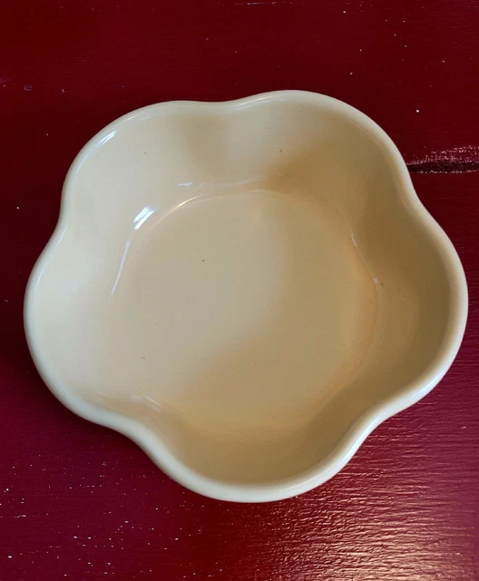 Roseville Spongeware Gerald E. Henn Pottery 6" YELLOW PETAL BOWL Made in USA