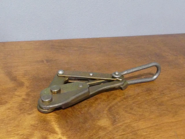 Klein Tools 1613-30 Wire Cable Puller Tool 1500 lb Chicago Grip