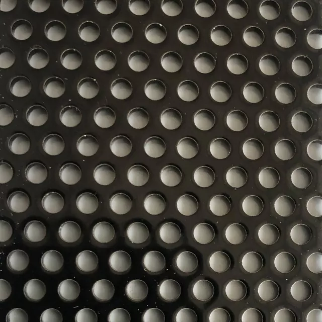 Lochblech schwarz aus 1mm oder 2mm Aluminium auf Maß geschnitten RAL 9005
