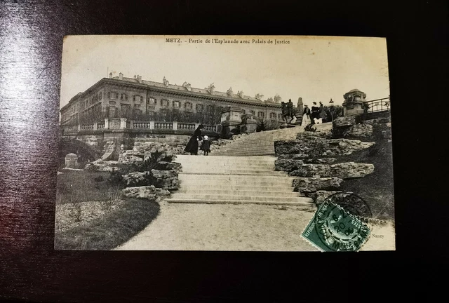 CPA 57 METZ - Partie de l'Esplanade avec Palais de Justice