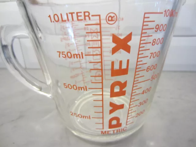PYREX GLASS 4 Cup Measuring Cup #532 1 Quart RED LETTERING, EUC !!!