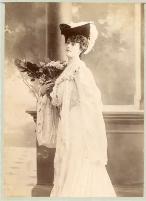 Fashion, Women in Lace Evening Dress, ca.1895, Vintage Albumen Print Ventag