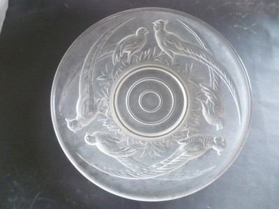Art Déco dans le goût de Lalique Coupe en verre moulé pressé diamètre 25 cms  