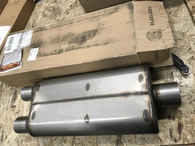 Gibson 55189S Universal Performance Muffler Oval 3" Center In / 2.5" Dual Out