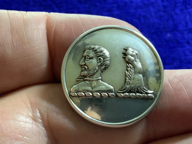 BROMLEY-DAVENPORT DUAL CREST LION PAW & HEAD 26mm S-P LIVERY BUTTON 1875-95 NOS