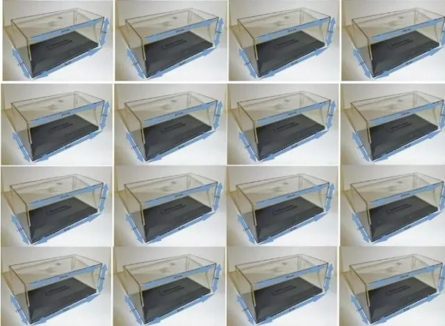 Vitrine en plexi transparent à 6 étages (échelle 1 :18)