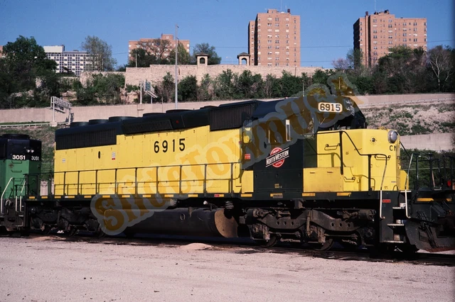 Vtg 1990 Train Slide 6915 CNW Chicago North Western Engine Kansas City MO X7P185